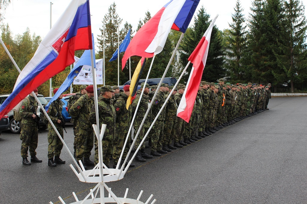 Jednotky AZ při poučení a seznámení s organizací soutěže