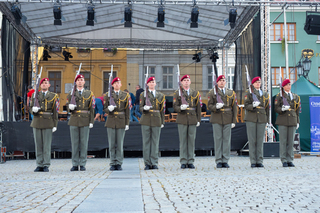 Exhibiční družstvo Čestné stráže vystupuje na mnoha velkých akcí Armády ČR na veřejnosti. Zde během Festivalu vojenských hudeb v Olomouci.