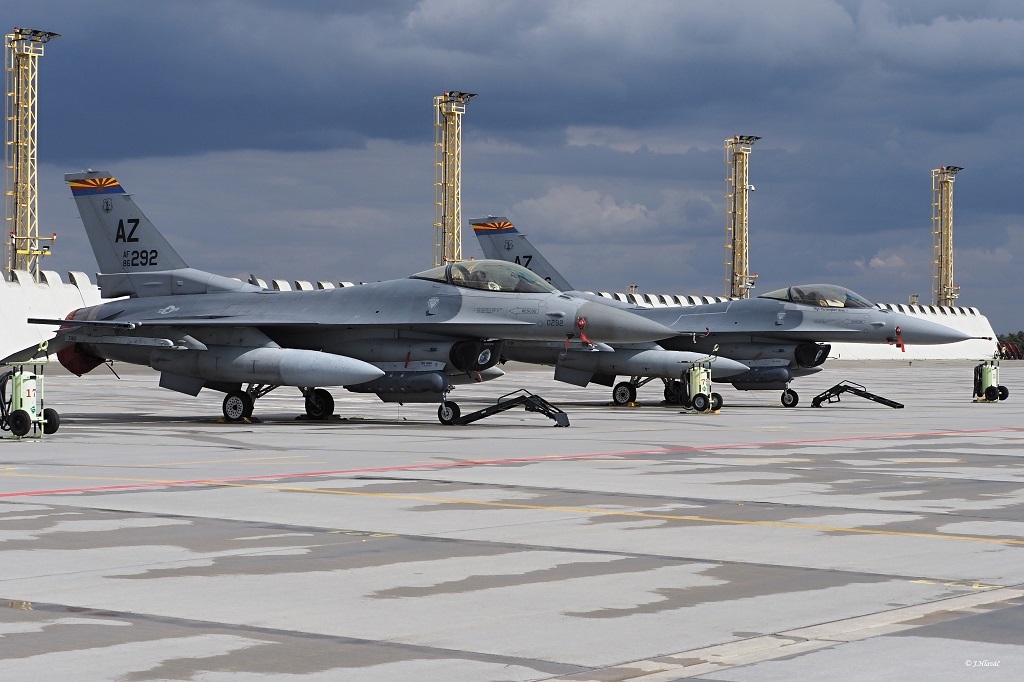 Stíhacích letounů F-16 Fighting Falcon (USA) dorazilo celkem šest