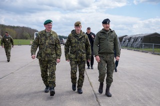 Generálmajor Karel Řehka a generál Rajmund Andrzejczak přijeli do Bechyně na cvičení FEDERATED CLOUD