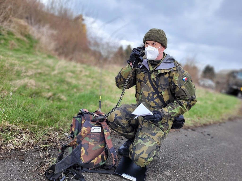  Chemický instruktor přijímá CBRN zprávu 