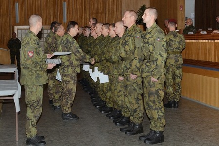 Do armády míří bezmála pět stovek nově vycvičených profesionálů