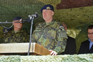  Velitel VeV-VA přednesl  význam i text vojenské přísahy