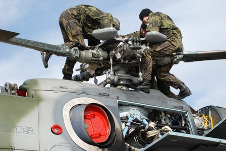 Rychle rozebrat a složit vrtulník, cvičili v Náměšti 