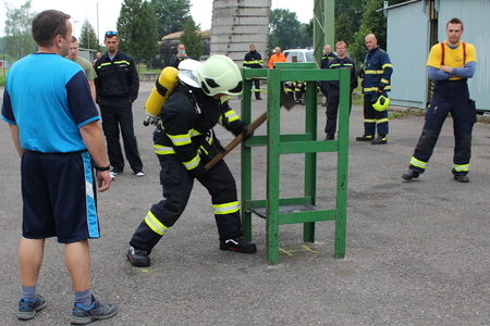V Pardubicích se utkali vojenští hasiči v disciplínách TFA