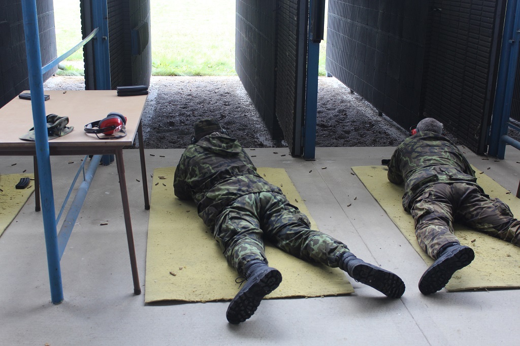 Střelba na stanovišti z útočné pušky Bren