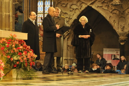 Slavnostní mše poděkovala školákům, jimž není cizí osud vrstevníků v zahraničí