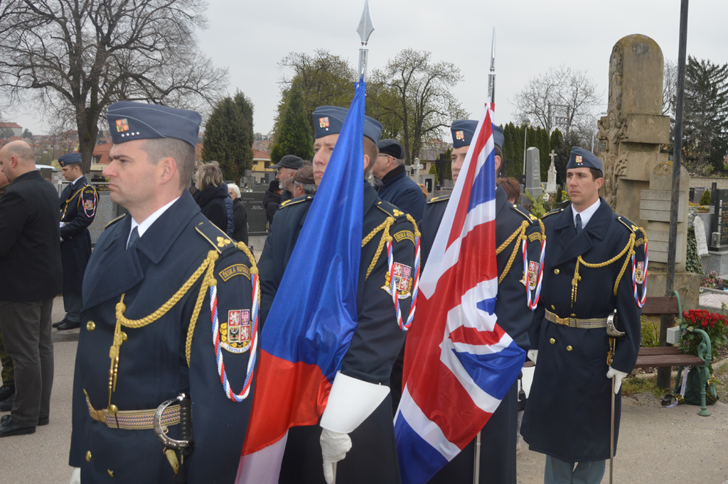 Přinesení státních vlajek