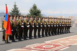Welcome ceremony in front of the Ministry of Defence in Yerevan