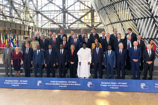 Family photo of Foreign Ministers and Defence Ministers of the European Union and G5 Sahel countries