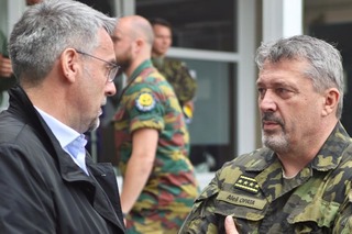 Ministr obrany Lubomír Metnar v rozhovoru s náčelníkem Generálního štábu armádním generálem Alešem Opatou