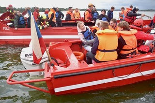 Figuranty pak tvořili příslušníci armády a studenti karlovarské střední odborné školy