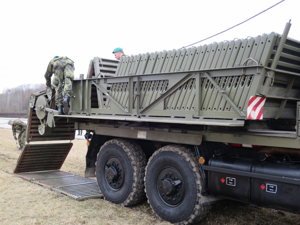 Vozovkový automobil T 815 VOZ