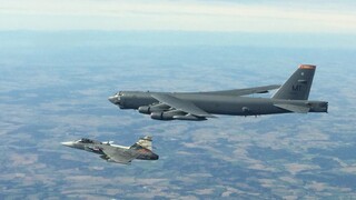 B-52 v doprovodu českých letounů JAS-39 Gripen byl k vidění také 28. září, kdy tyto strategické bombardéry letěly během jednoho dne nad územím všech členských států NATO 