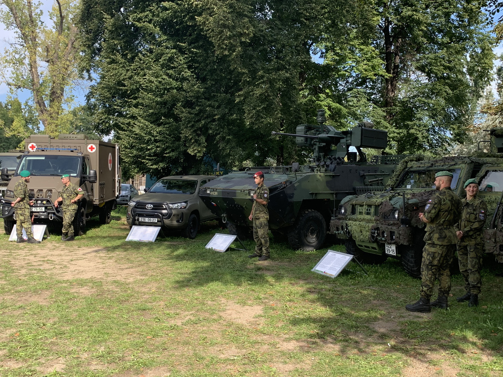 K vidění byla technika a vybaveni napříč celou armádou
