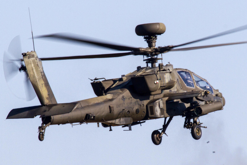  Bitevní vrtulník AH-64 Apache