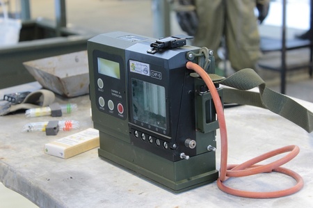  Novější verze chemického průkazníku - detekční přístroj CHP-05