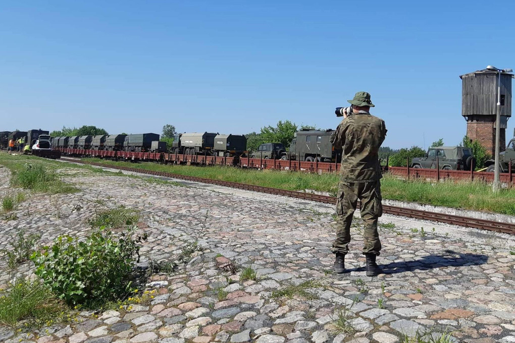 Příjezd transportu do cílové stanice monitorovala také polská armáda