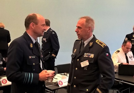 Velitel VzS brigádní generál Petr Hromek v rozhovoru s velitelem VzS Belgie generálmajorem F. Vansina EURAC 2018