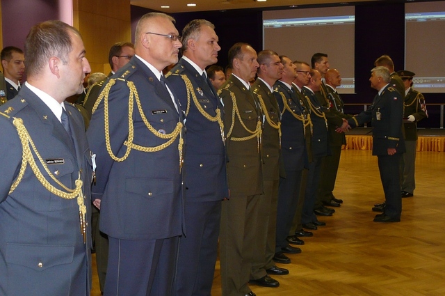  Řada oceněných vojáků má za sebou již několik zahraničních misí