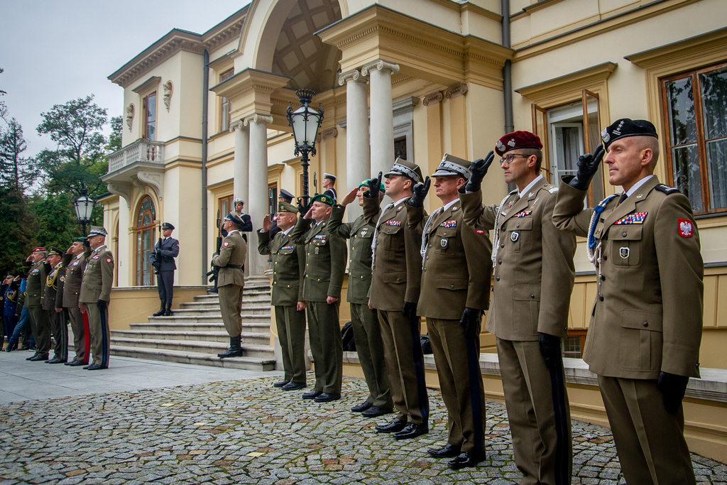 Jednání předcházel slavnostní ceremoniál s vojenskými poctami