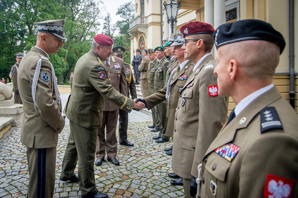 Armádní generál Aleš Opata při slavnostním ceremoniálu
