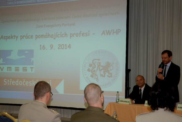 Konferenci společně zahájili prof. Jozef Rosina, děkan Fakulty biomedicínského inženýrství ČVÚT (vpravo) a doc. Martin Dlouhý, radní hlavního města Prahy pro zdravotnictví, sociální politiku a bydlení 