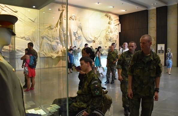 Památník II. světové války se nachází nedaleko Ostravy