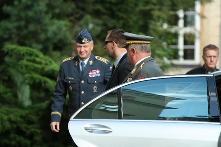 Rakouský generál na návštěvě v moravských posádkách