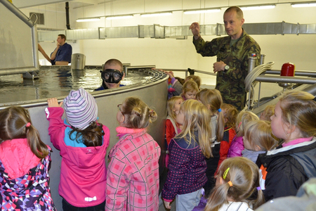 Vyškov: Za vlčí máky vzali děti na výcvik
