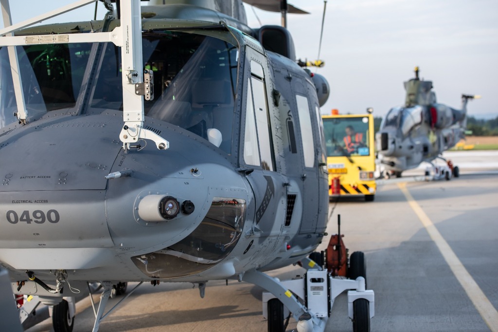 22. základna vrtulníkového letectva dnes dostala z USA také první víceúčelový vrtulník UH-1Y Venom. Dohromady tak už má čtyři nové americké vrtulníky systému H-1. 