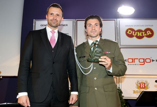 Nejlepším armádním sportovcem roku je kanoista Martin Fuksa. V anketě předčil Adamczykovou a Vadlejcha
