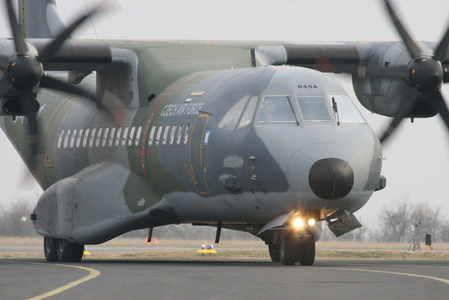 Česká armáda přepravila vojenským letounem dalších jedenáct raněných z Ukrajiny