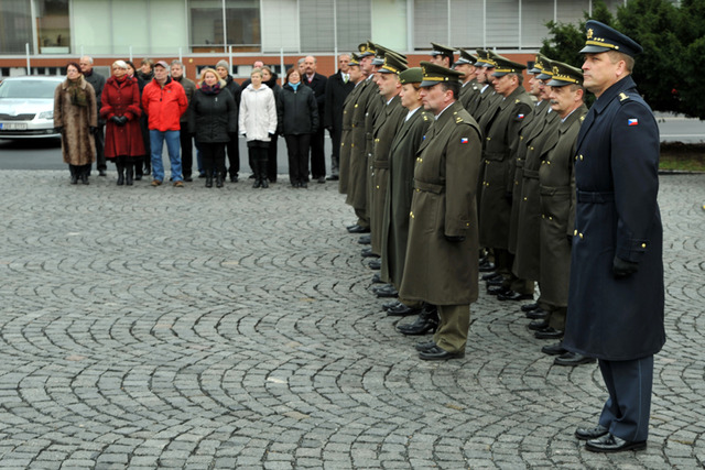  Poděkování za vytvoření podmínek k uskutečnění pietní vzpomínky náleží veliteli Posádkové velitelství Praha plk. Milanu Virtovi a všem příslušníkům velitelství, kteří se na akci podíleli