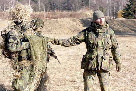 Instructor shows shortcomings