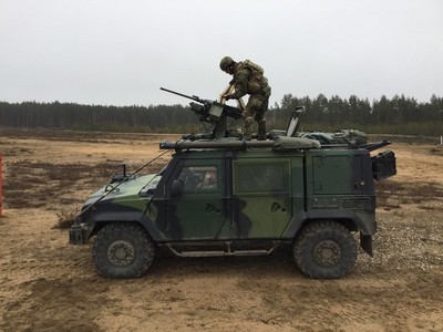 Ukládaní munice do 12,7 mm kulometu 