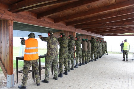 Střelba na stanovišti pro mizivé cíle (otočné terče)