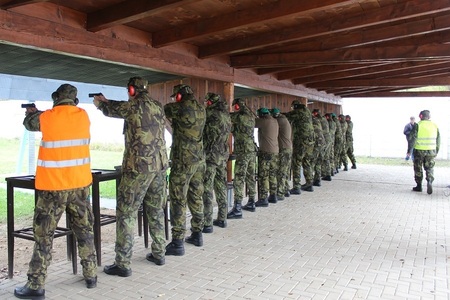 Pohár náčelníka Generálního štábu si ze střelecké soutěže odvezly zálohy z Pardubic