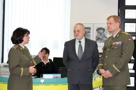 Nové webové stránky budou pomáhat s rekrutací nových vojáků do armády