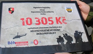 Šek od příslušníků Agentury logistiky