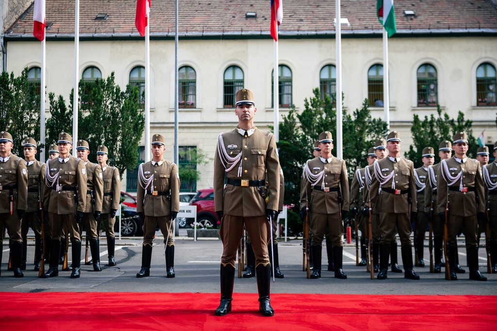 Nejvyšší vojenští představitelé V4 jednali v Budapešti o bezpečnosti regionu i připravenosti evropských armád