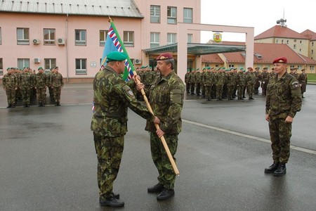 Generálu Gurníkovi přeji hodně štěstí v turbulentní době reformního úsilí v Armádě ČR
