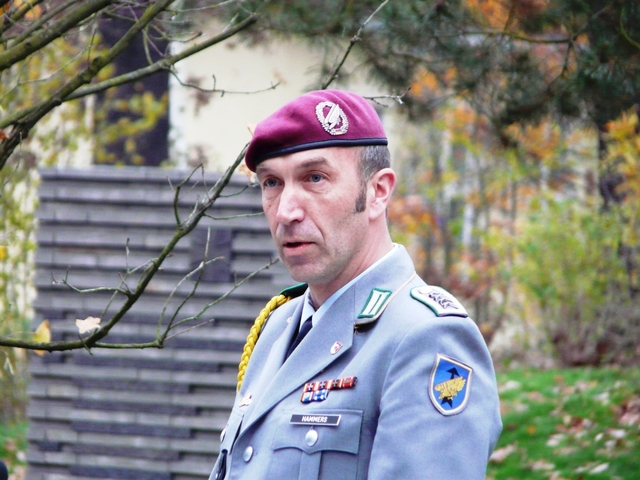  Kamarád padlého vojáka Axel Josef Hammers
