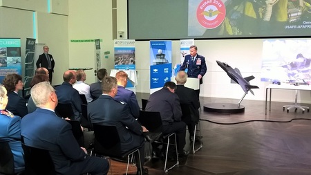  Generál T. Wolters, velitel USAFE během svého vystoupení EURAC 2018