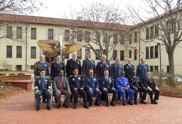 Společná fotografie generálů, kteří byli uvedeni do Sině slávy Letecké univerzity USAF
