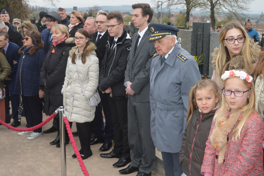 S generálem Liškutínem se přišel rozloučit i válečný veterán, generál Emil Boček