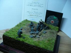 Nejcennější medaile, bronz z Mosonmagyarováru (Maďarsko), počáteční fáze operace Barbarossa – německý protitankový kanon s obsluhou