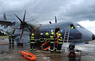 Na palubě bylo 44 cestujících a čtyři členové posádky  