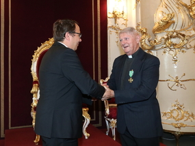 Mons. Josef Šupa se v 90. letech podílel na vzniku duchovních služeb v 11 postsovětských armádách, ministryně obrany ho ocenila svým záslužným křížem.