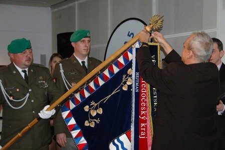 Starosta Prahy 5 ocenil příslušníky Aktivní zálohy za pomoc při povodních